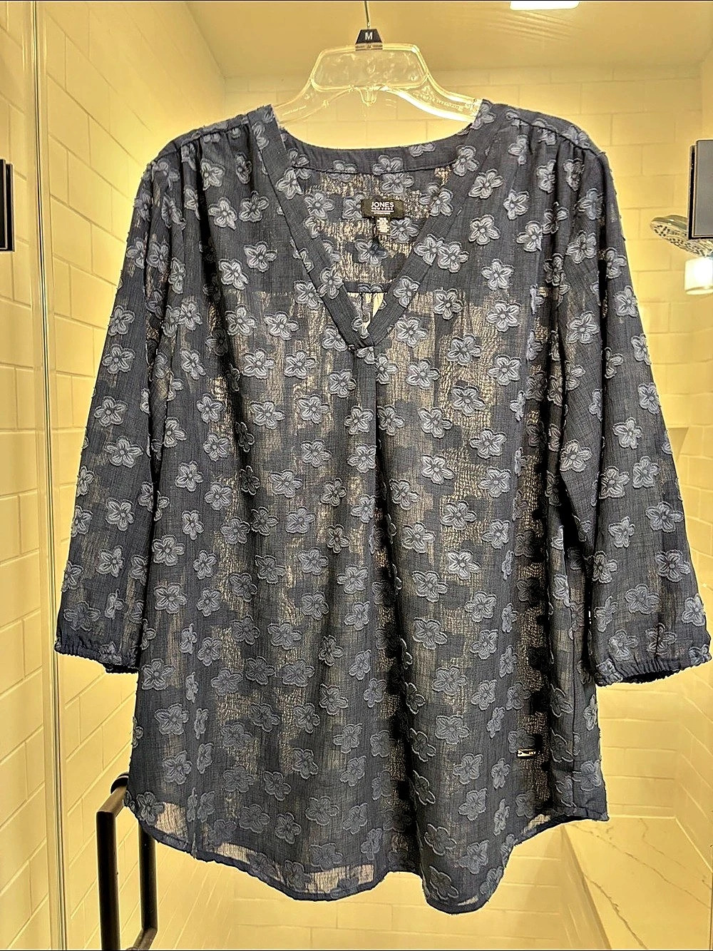 Jones New York Signature Floral Blouse in Gray Size 1X Like New